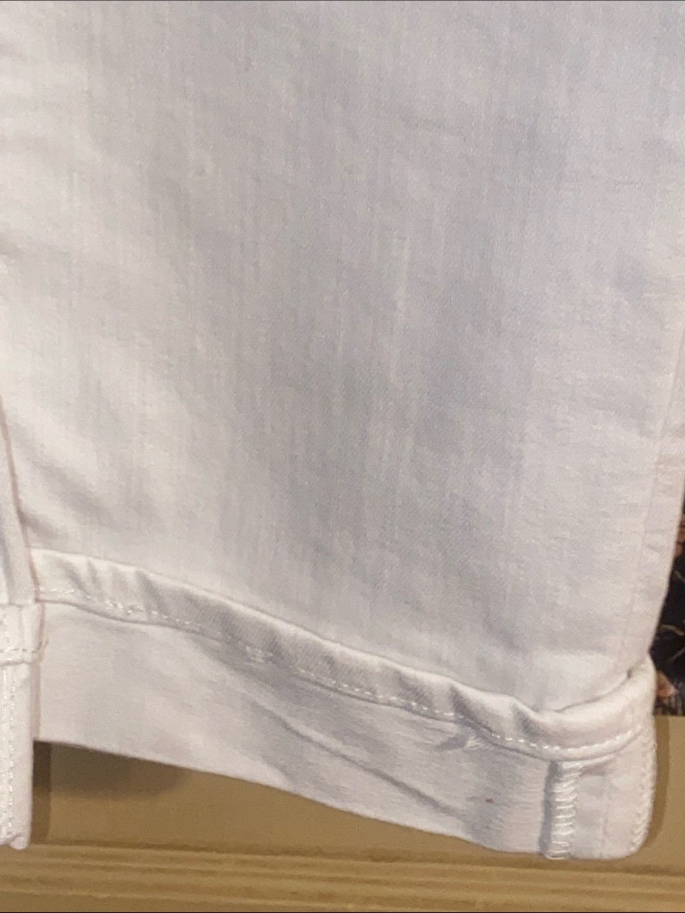 LEVIS WHITE CAPRI JEANS Mid Rise EUC - Picture 3 of 7